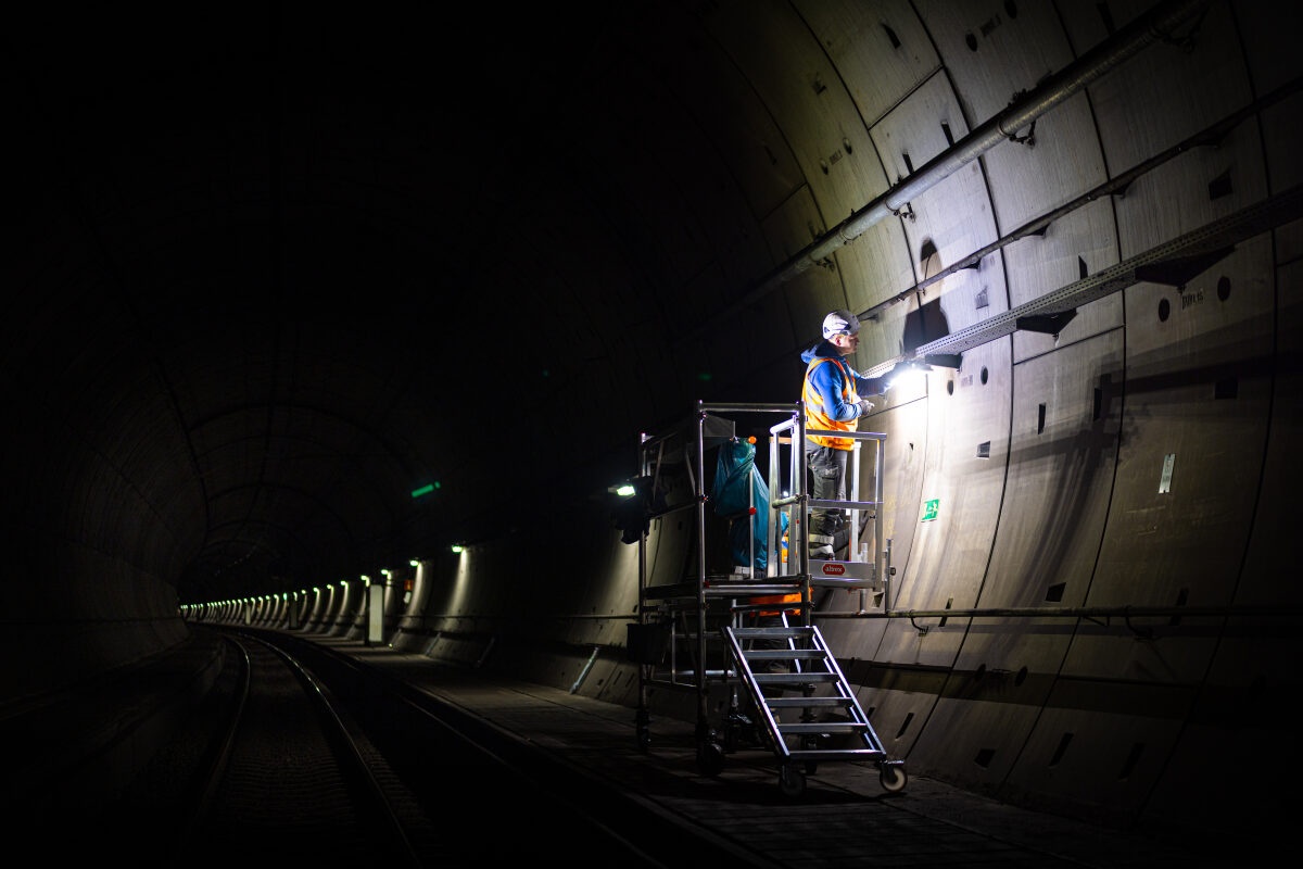 Vervangen van verlichting in de Sophia Spoortunnel (Betuweroute) bij Hendrik-Ido-Ambacht